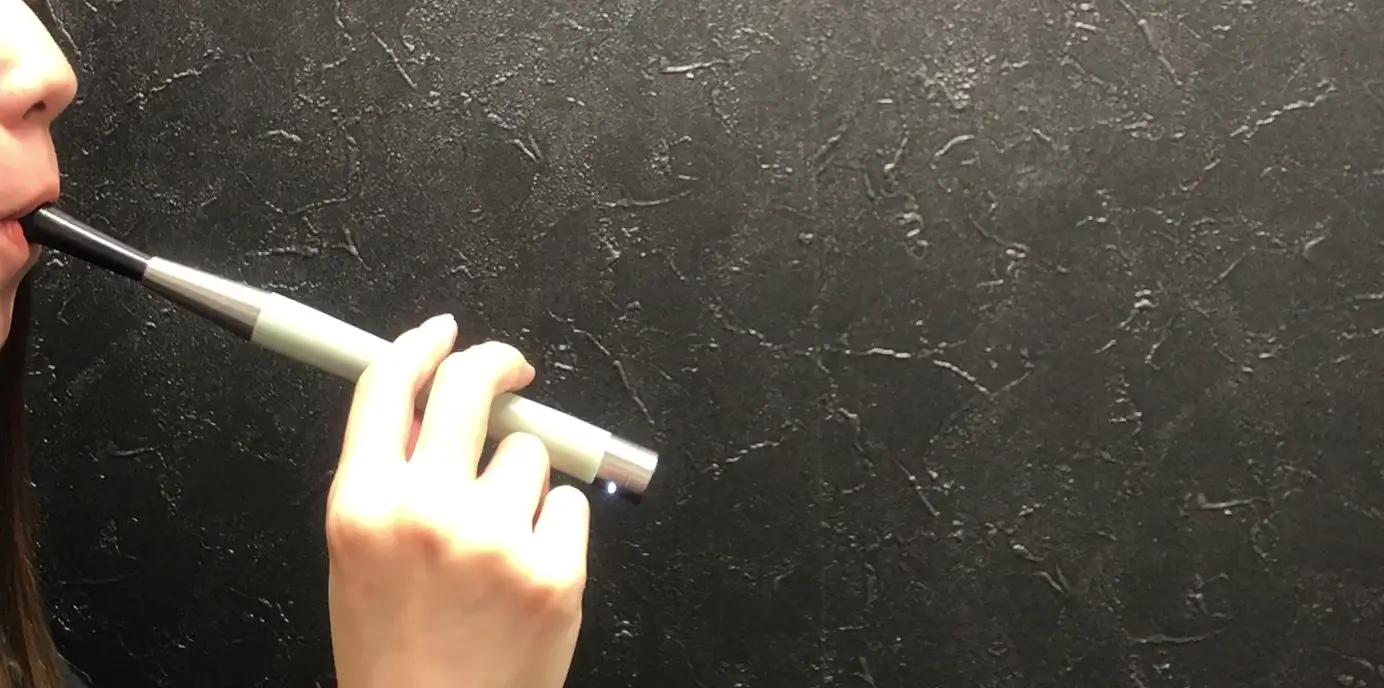 スウィートメロンを吸っている動画