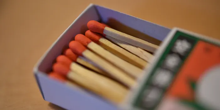 マッチを使ったタバコの火のかっこいい付け方・やり方