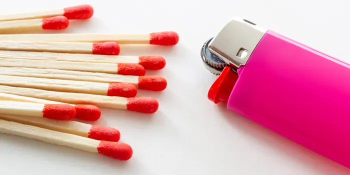 マッチ・ライターで火をつけたタバコはどっちがうまい？