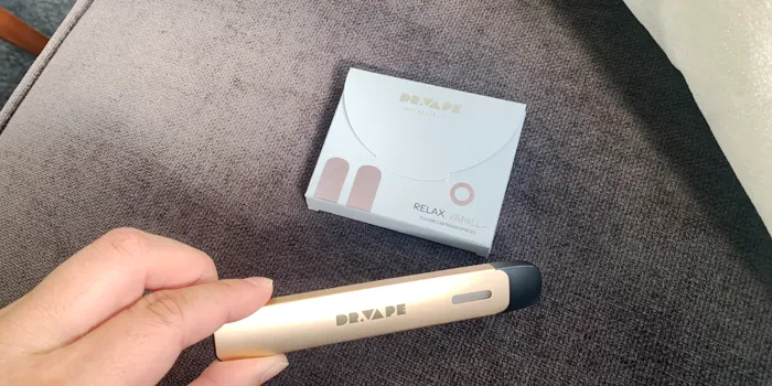 ソファの上のドクターベイプ2とフレーバー