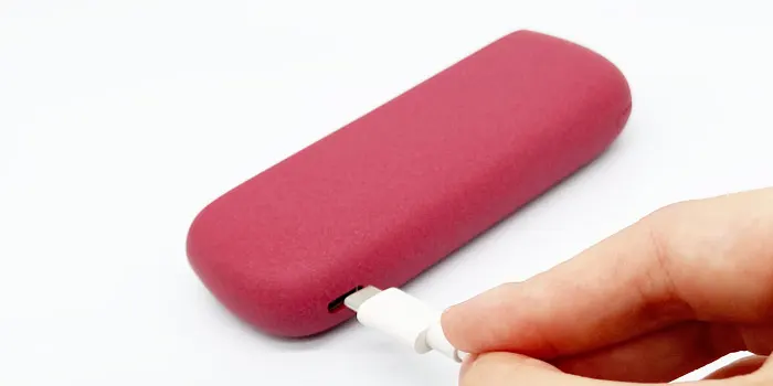 アイコスイルマとケーブルを接続