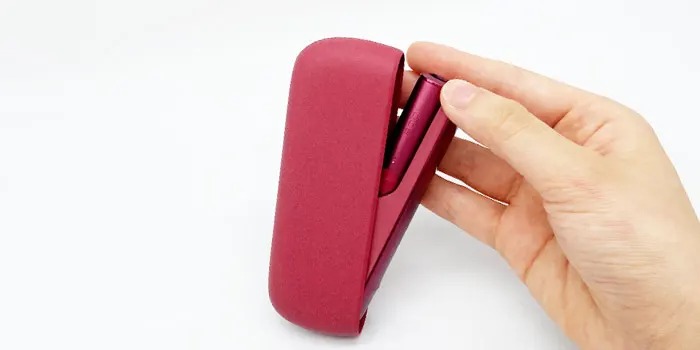 アイコスイルマのチャージャーにホルダーを収める