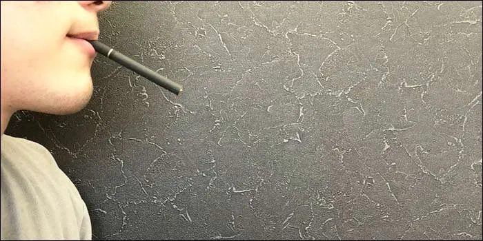 ダサいと思われないかっこいいタバコの持ち方と吸い方