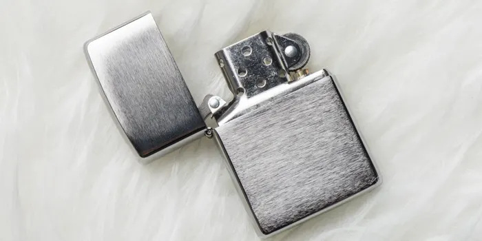 ジッポライター・zippoの開け方・火の付け方・消し方