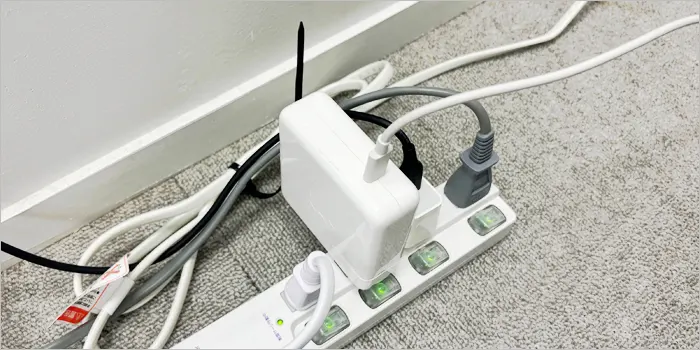 ACアダプターをコンセントと接続