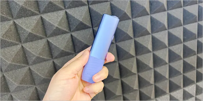 アイコスイルマアイワンを持っている画像