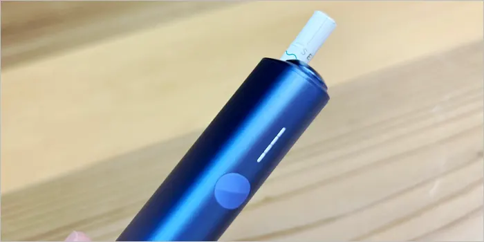 タバコスティックが自動で加熱されている画像