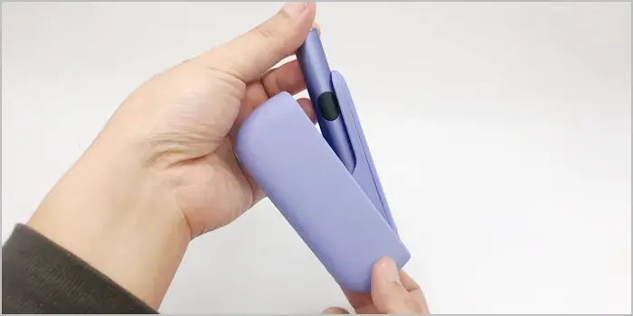 本体にホルダーを戻す写真