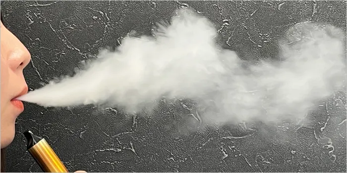 チラーズの煙を吐き出す