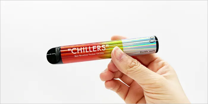 チラーズを持つ手