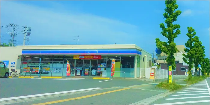 コンビニの建物外観