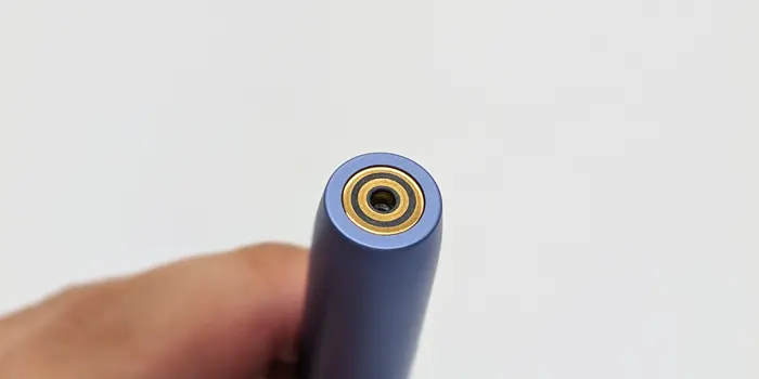 ホルダーとポケットチャージャーの接触部分