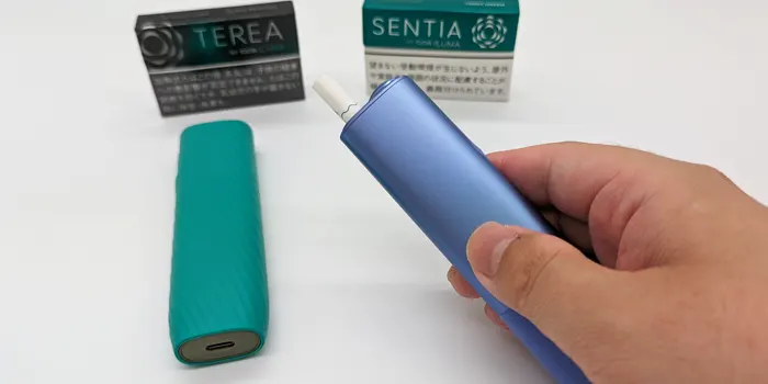 アイコスイルマアイワンにタバコスティックをセットしている画像