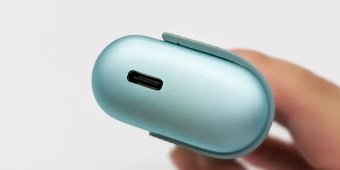 アイコスイルマアイプライムの充電ケーブル差し込み口