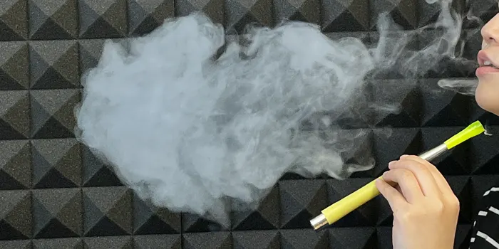 チルハビットを吸っている画像