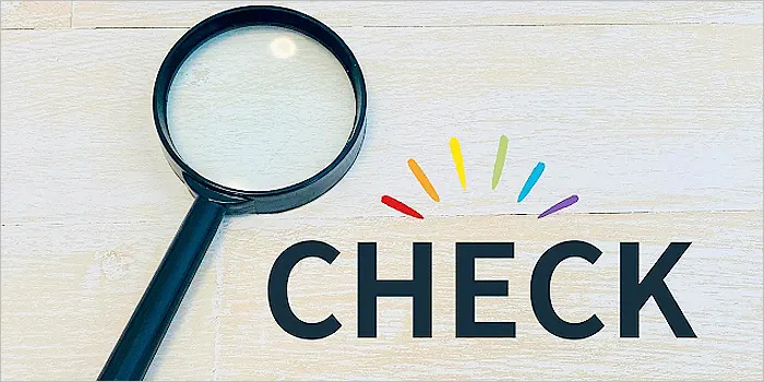 チェックの文字と虫眼鏡