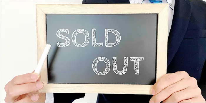 ソールドアウトと書かれた黒板